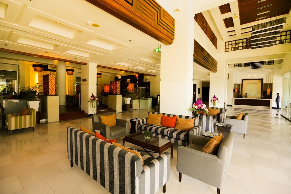 The Imperial Hotel & Convention Centre Korat Nakhonratchasima Exterior foto